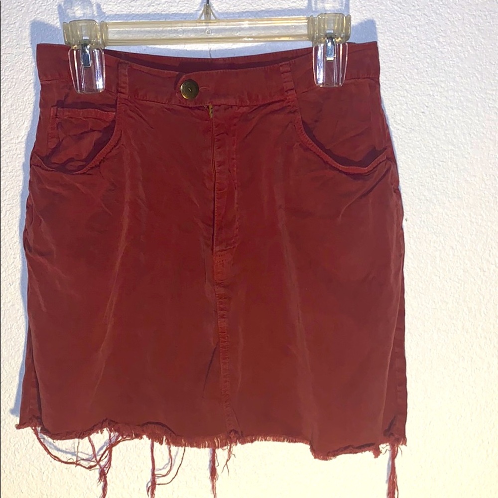High waisted maroon skirt